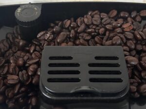 デロンギ豆投入口